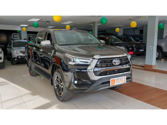 TOYOTA HILUX 2.8 D-4D TURBO DIESEL CD SRX 4X4 AUTOMÁTICO